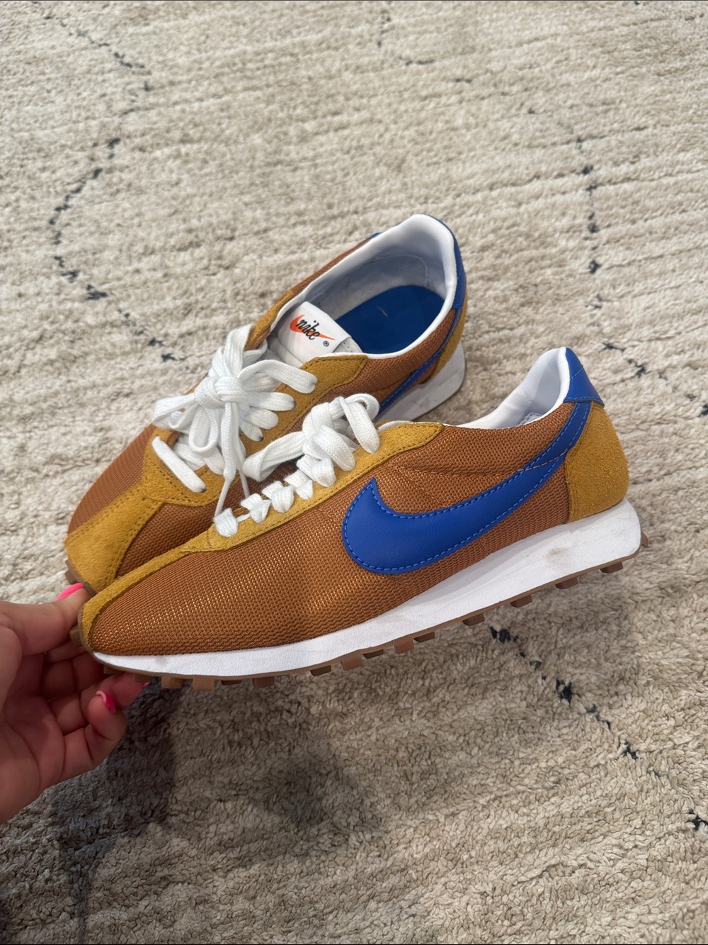Nike Women’s Retro Runner Sneakers in Brown and Blue size 7.5 - Picture 4 of 6